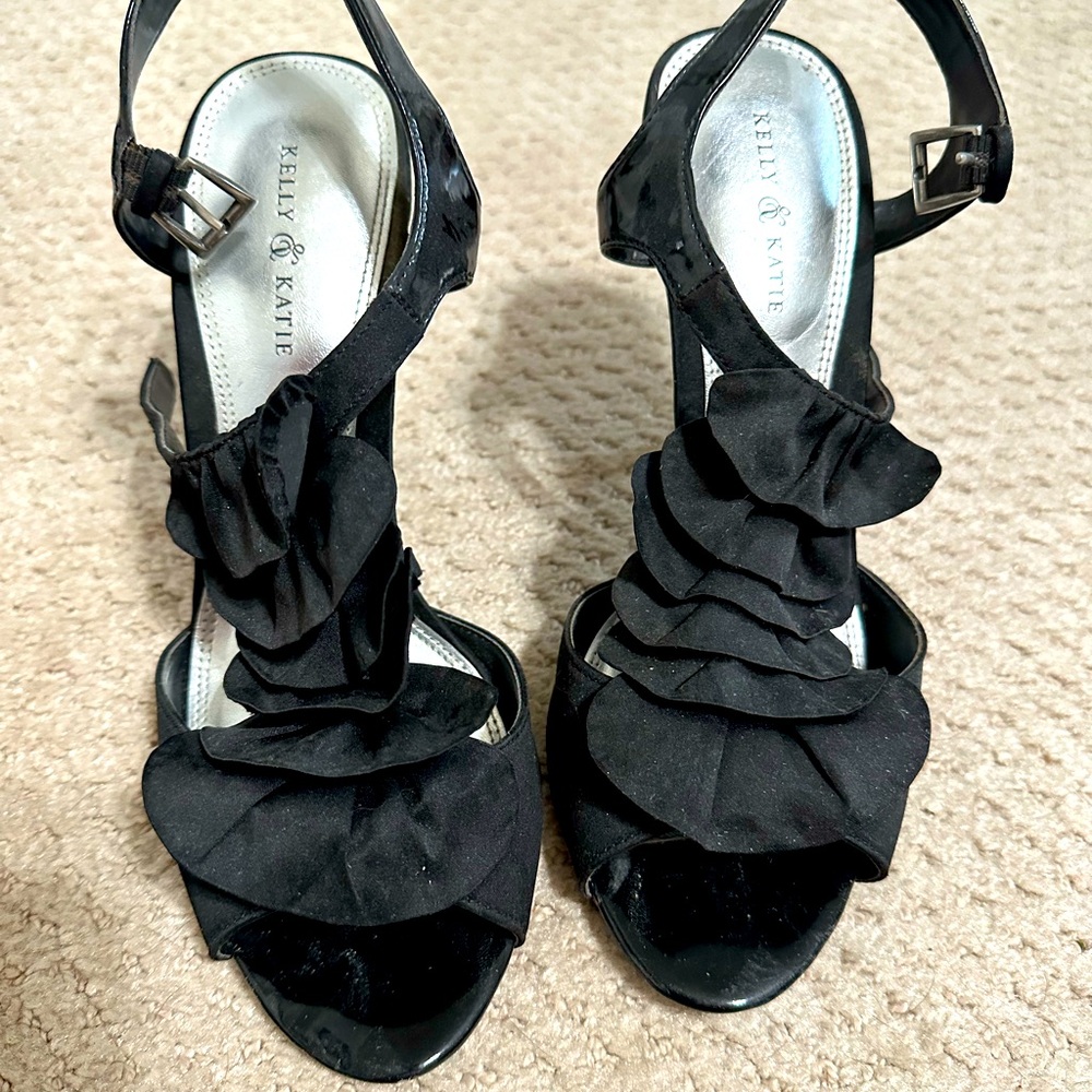 Fun party shoes, perfect for a night out.
